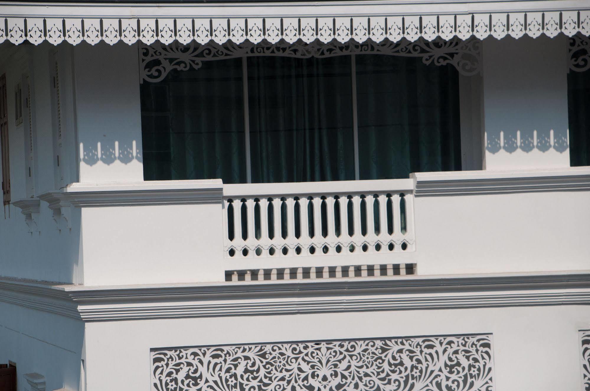 Dharasom' S Colonial House Hotel Bangkok Exterior photo